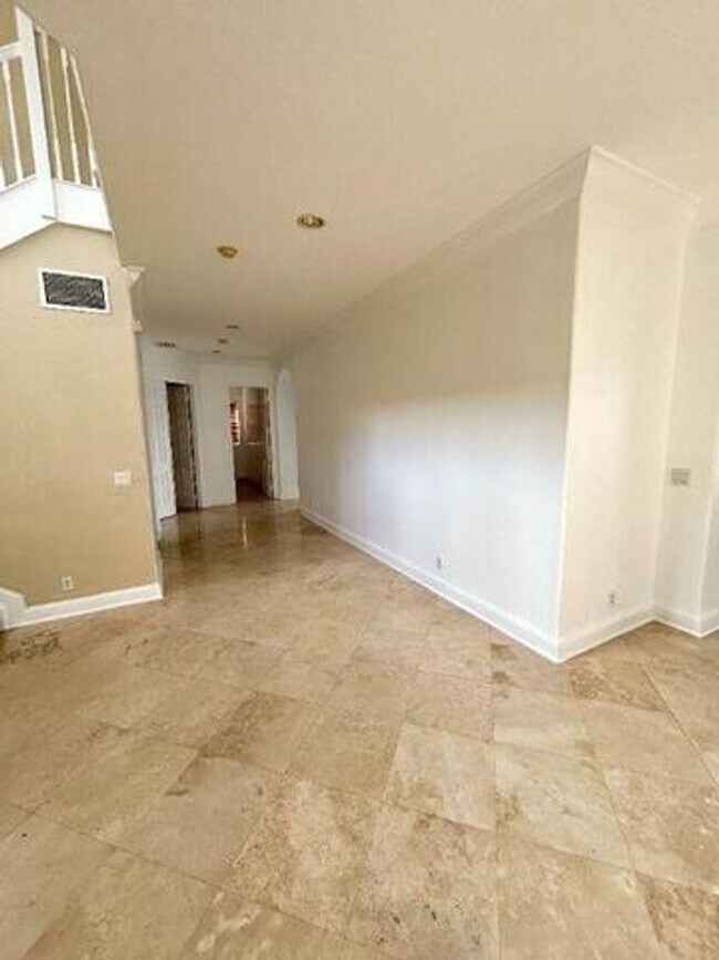 Foto del edificio - 1257 Beacon Cir