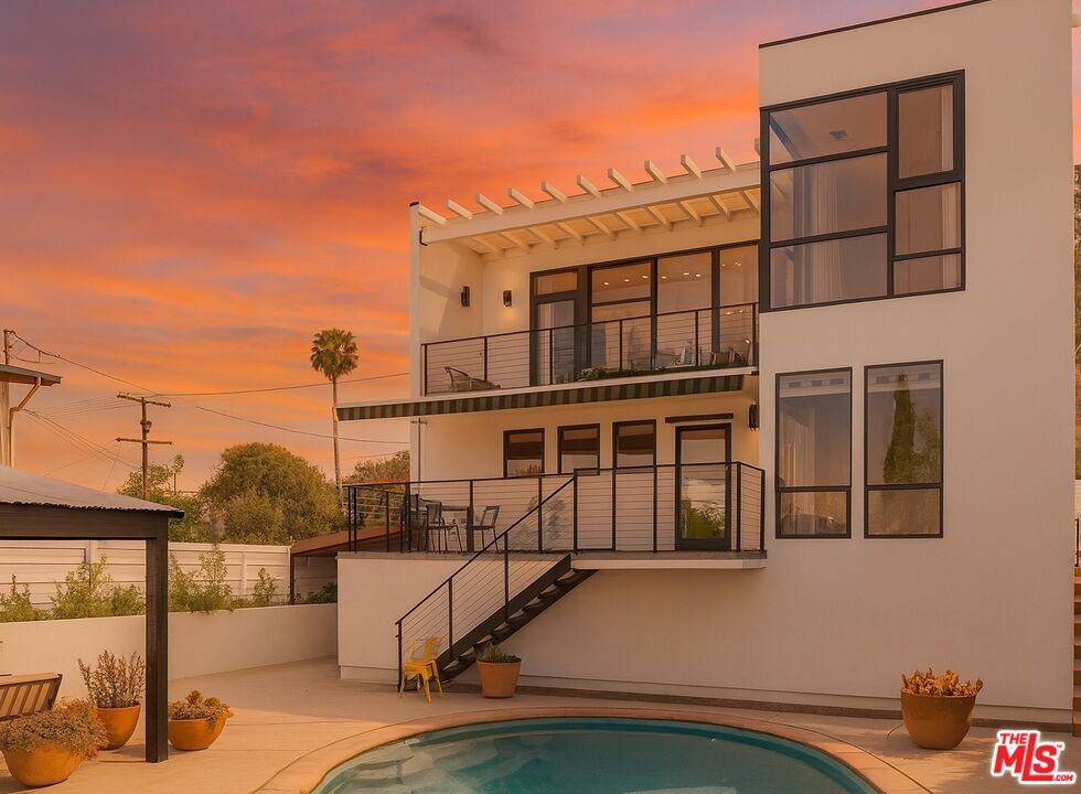 Primary Photo - 2287 Glendale Blvd