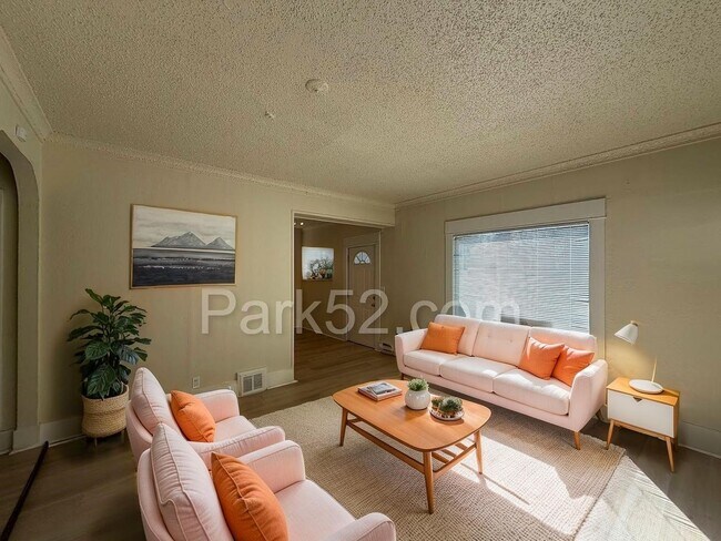 Foto del edificio - $500 Off 1st Full Month! Tacoma Area 3 Bedroom 1 Bathroom Duplex