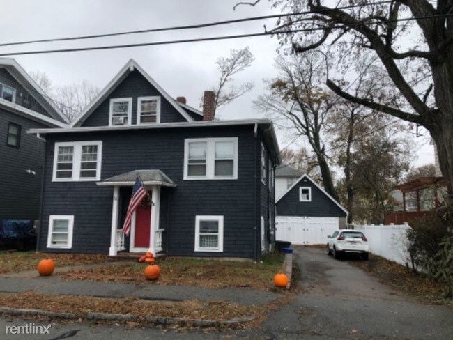 Building Photo - 1 br, 1 bath Apartment - 20 Sachem St