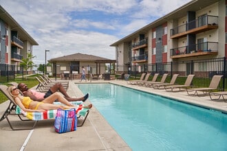 Building Photo - Meadowlark Place