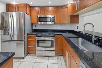 Building Photo - 10835 SW 112th Ave