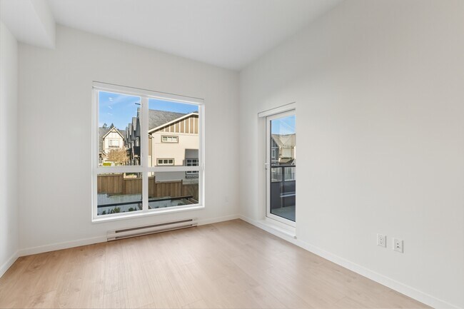 Photo du bâtiment - 19577-65B 65B Ave