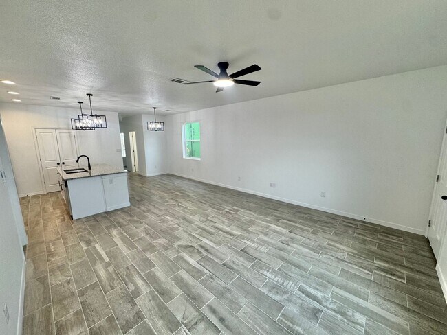 Foto del edificio - 2817 N Platino Dr