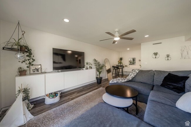 Building Photo - GORGEOUS MURRAY CONDO!!!