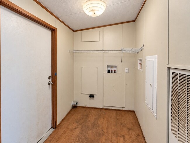 Foto del edificio - 3 Bed/2 Bath - Unit 204 Gaither