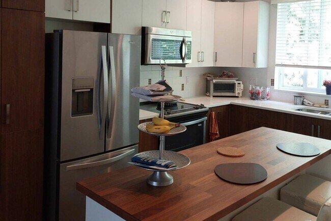 Photo du bâtiment - 5858 142 St