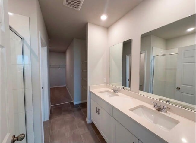 Foto del edificio - 144 Bellmont Ln