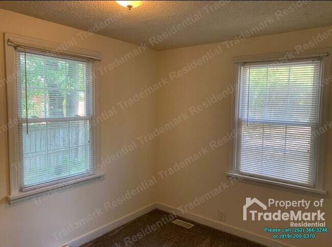 Building Photo - Spacious 4 Bedroom, 2 Bath House: Your Dre...