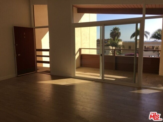 Foto del edificio - 22041 Pacific Coast Hwy