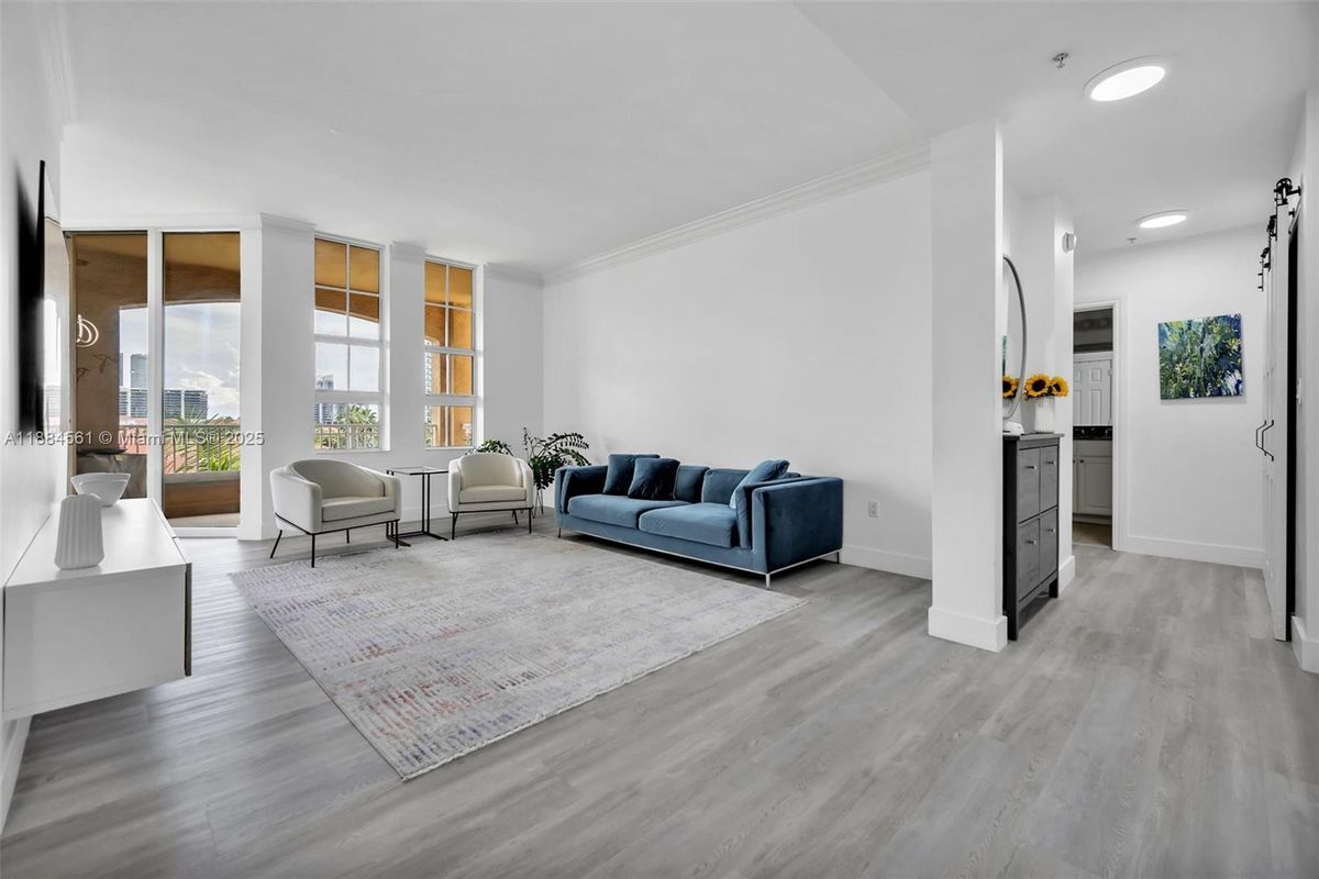 Foto del edificio - 3001 NE 185th St