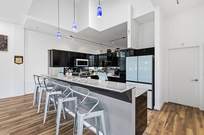 Building Photo - 102 Quitman St