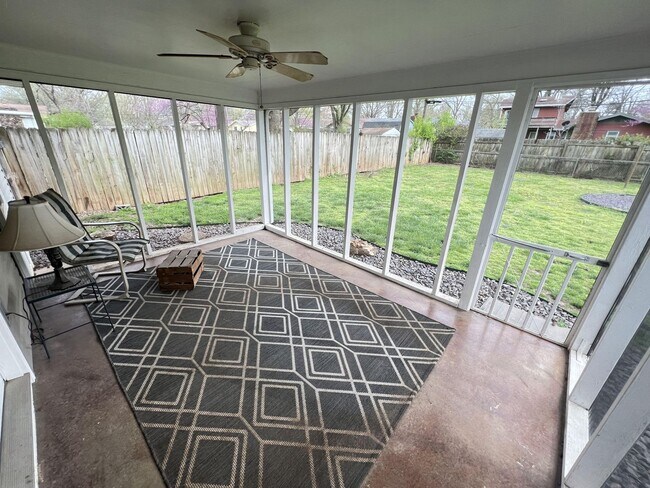 Building Photo - 3 Bed 1 Bath Springfield, MO