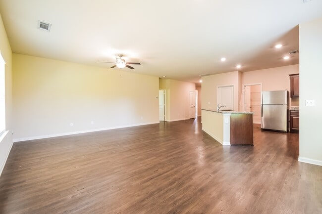 Building Photo - 141 Innis Brk Cir