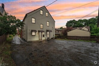 Building Photo - 3619 Strathavon Rd