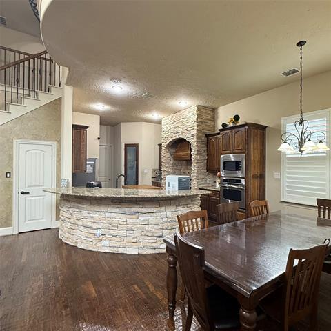 Building Photo - 405 Preston Creek Dr