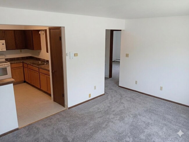 Foto del edificio - Coming Soon: Spacious 2BR Apartment | Heat Included | Kenosha