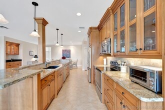 Building Photo - 2704 Captains Way