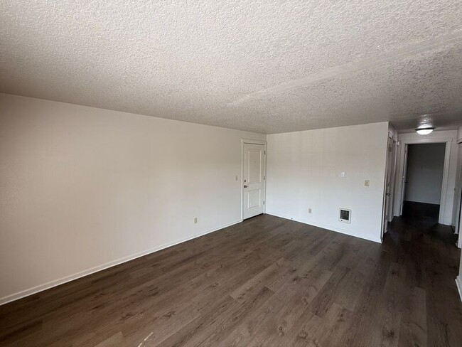 Building Photo - 1012 Boedies Dr