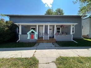 Building Photo - 715 11th St S