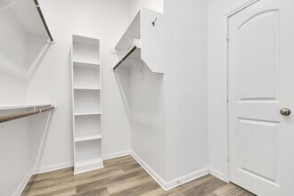 Building Photo - 299 Brock's Ln