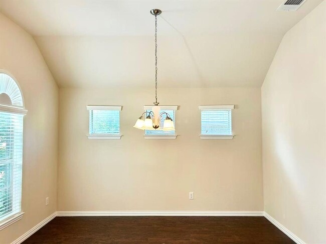 Building Photo - 1104 Valerie Cove