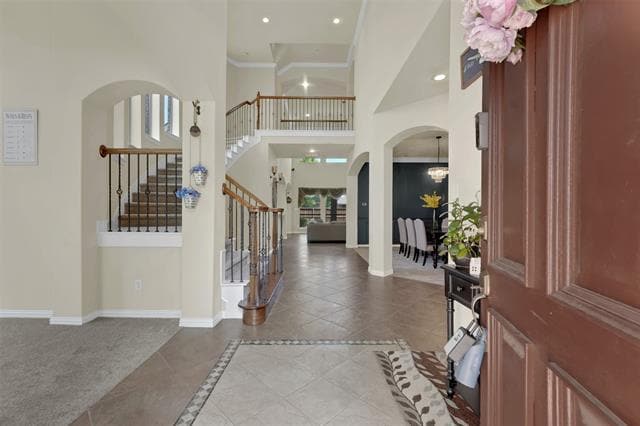 Building Photo - 621 Maize Rd