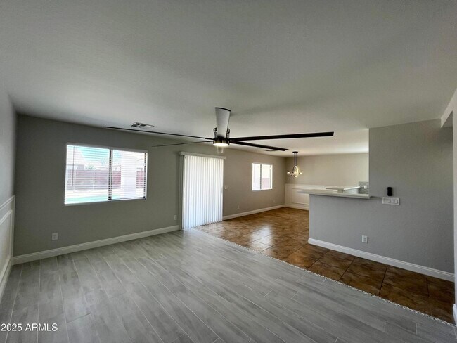 Building Photo - 37061 W Bello Ln