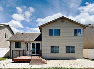 Building Photo - 261 Walton Dr