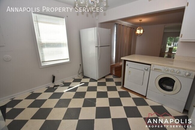 Building Photo - 424 First Street-