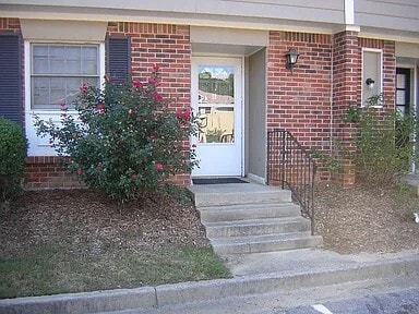 Building Photo - 2110 Kings Gate Cir