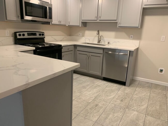 Building Photo - 9682002/60