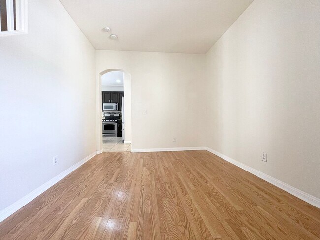 Building Photo - 6575 Gertrude Ct