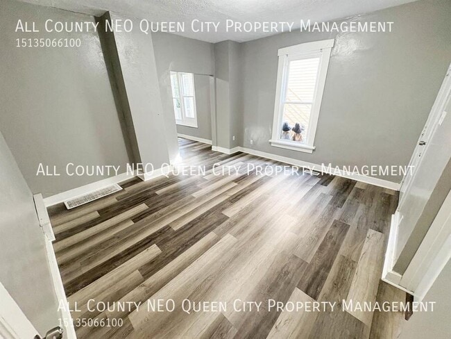 Building Photo - 212 Nassau St