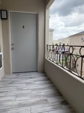 Interior Photo - 1203 S. La Cienega Blvd