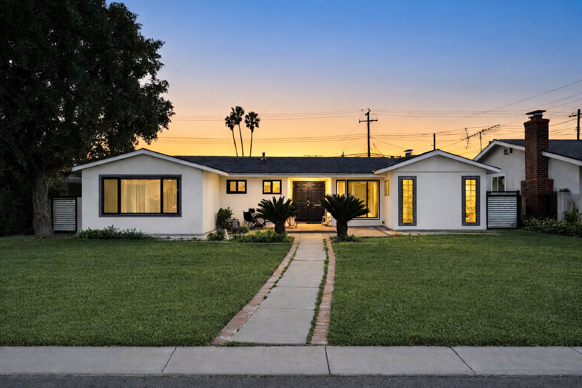 Building Photo - 229 S San Antonio Ave