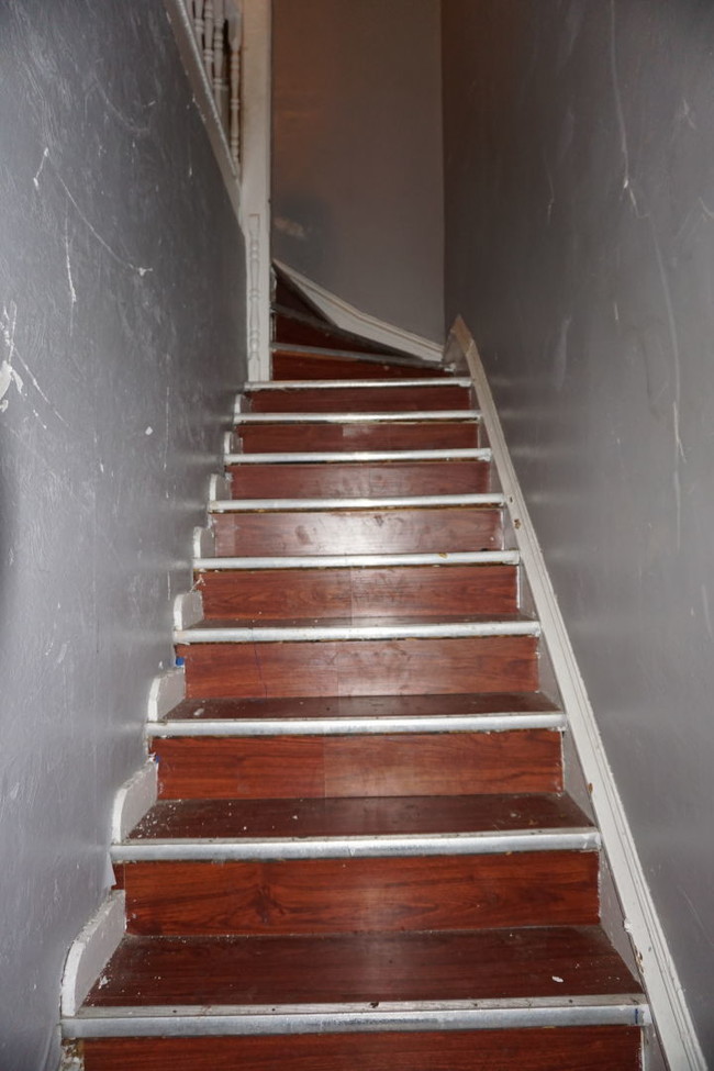 Building Photo - 404 W Livingston St