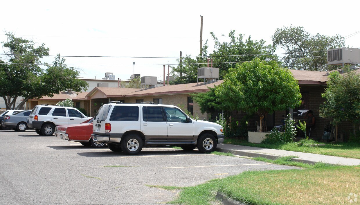 Primary Photo - 315 Nixon Way