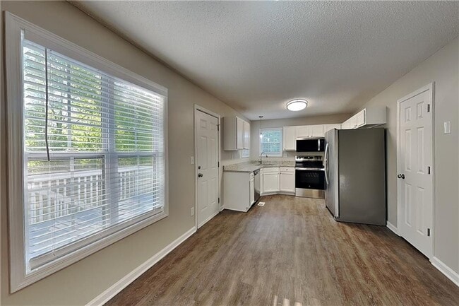 Building Photo - 58 Greenway Dr
