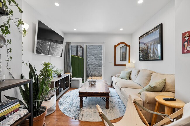 Foto del edificio - 1522 1st St NW