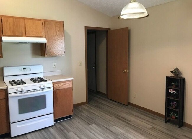 Foto del edificio - Private Room for Rent - Ideal for Student or Professional