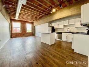 Building Photo - 204 Walnut St