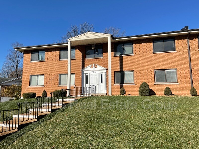 7915 Camelot Ln Unit 2, Crestwood, MO 63123 Condo for Rent in