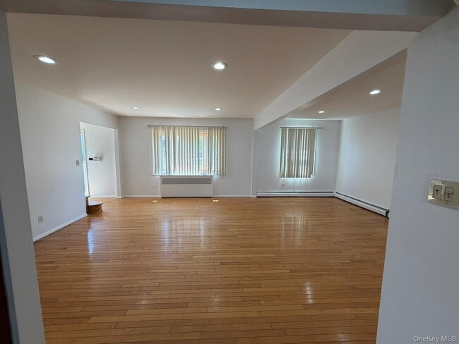 Building Photo - 42 Rhodes Dr
