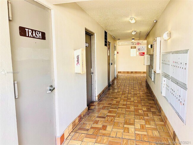 Foto del edificio - 4898 NW 29th Ct