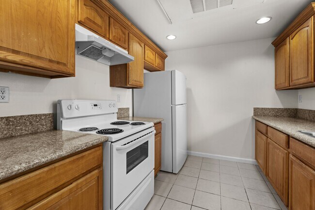 Foto del edificio - Spacious One-Bedroom in 55+ Monterey Park ...