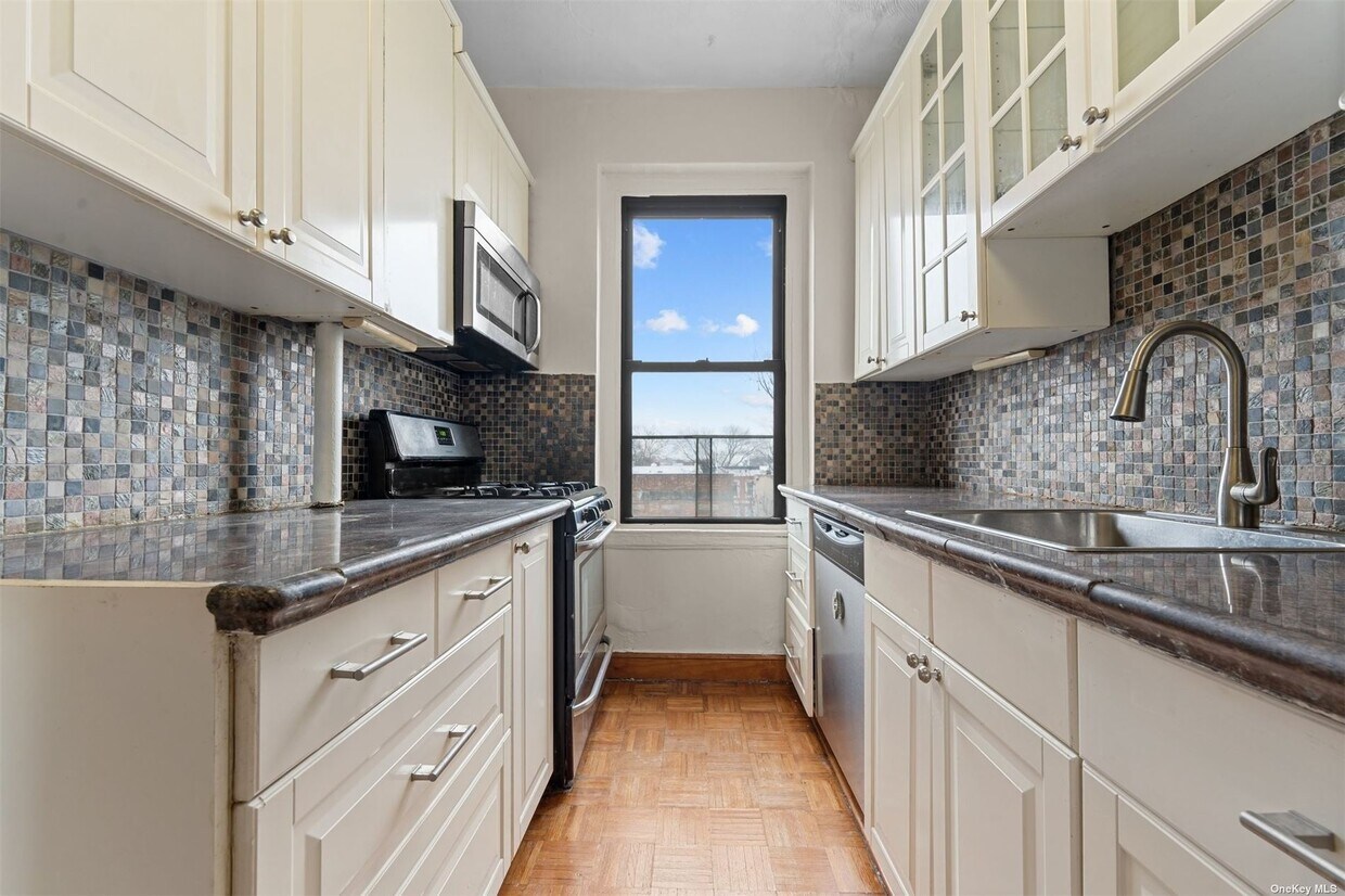 Foto principal - 21-38-38 35th St