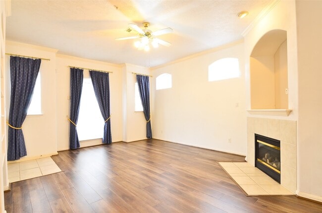 Foto del edificio - 2710 Grants Lake Blvd