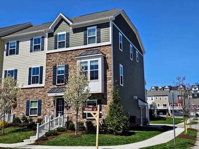 Foto del edificio - 1019 Mohawk Ln