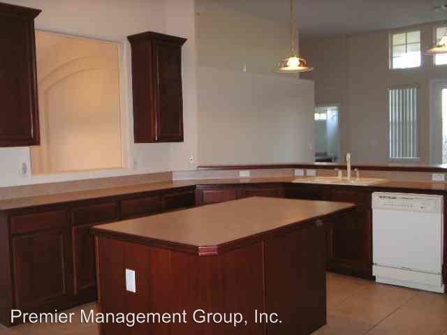 Building Photo - 10391 Stone Glen Dr